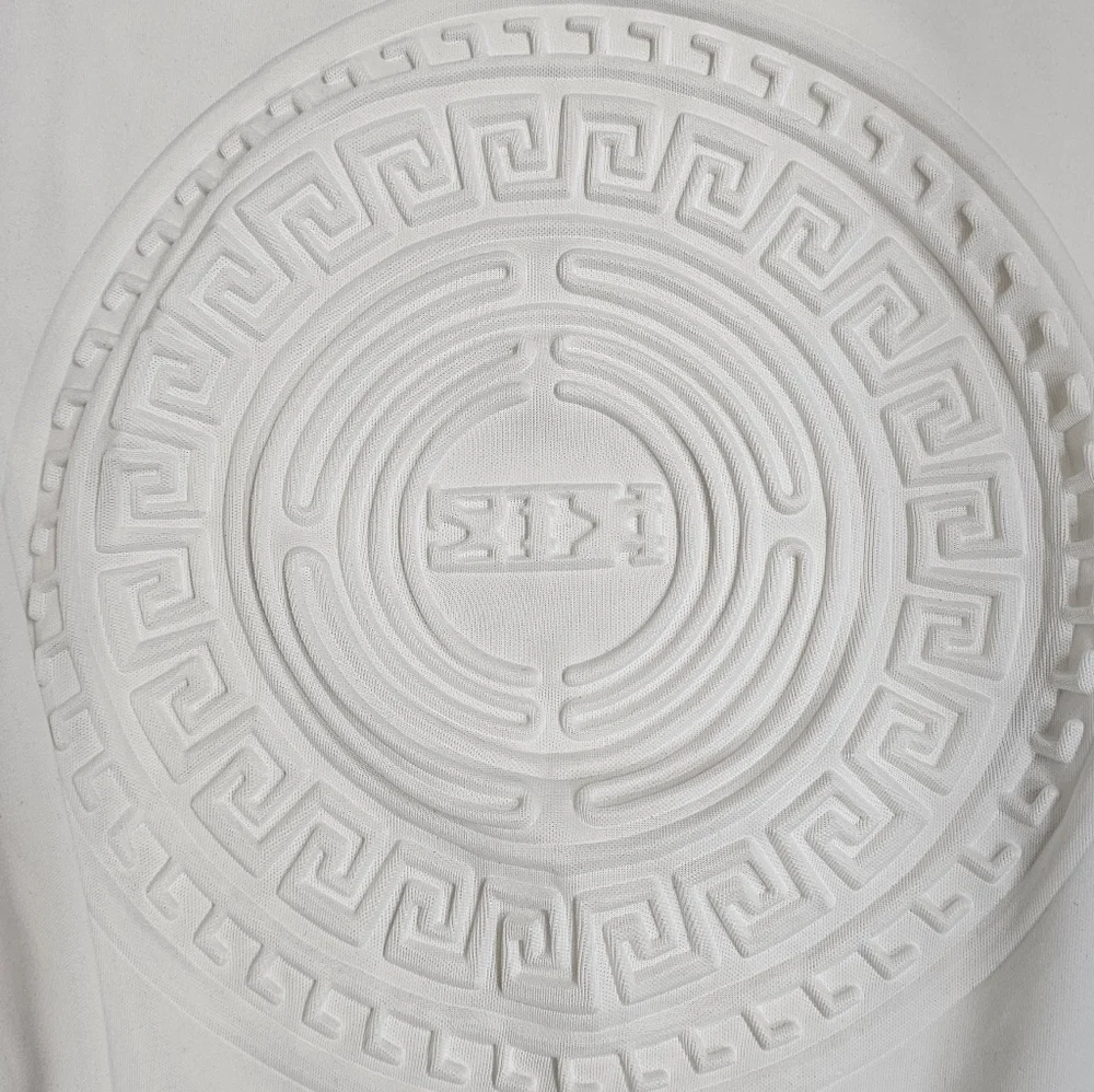 AOWOFS White Sweatshirt sz large - Picture 2 of 7